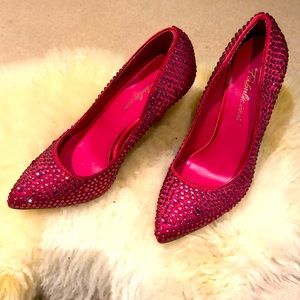 Fabulicious hot pink satin rhinestone heels. Size 6.